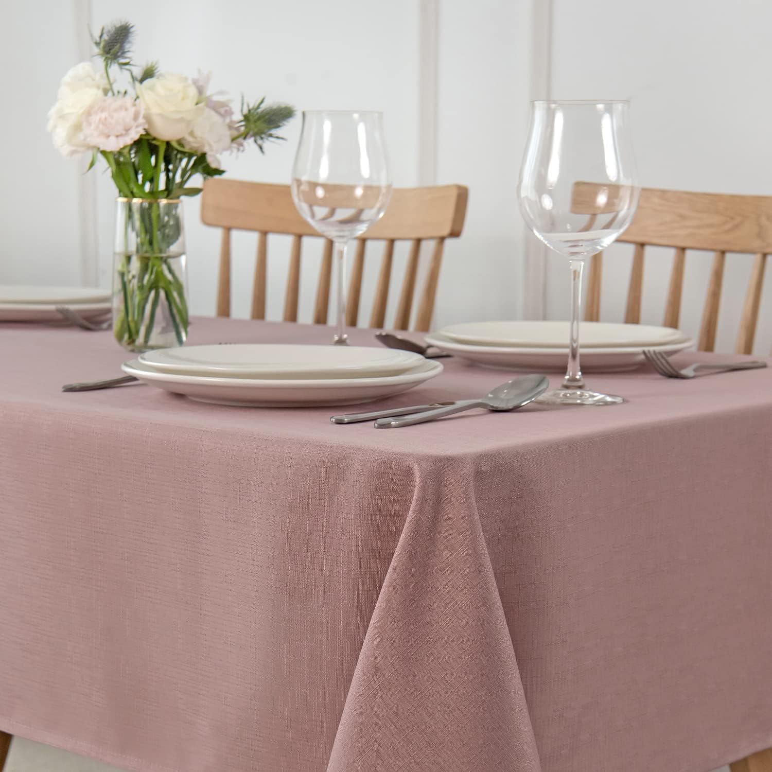 maxmill Square Tablecloth Slubby Texture Stain Resistant Waterproof Wrinkle Resistant Washable Soft Table Cloth, Decorative Fabric Table Cover for Dining Room Dinner Party, 52 x 52 Inch, Dusty Pink
