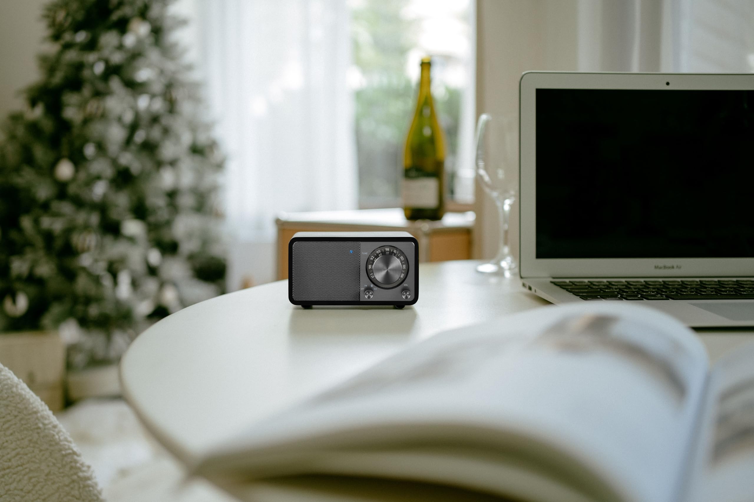 SANGEAN WR-7 Plus (2. Generation) – Kompaktes Retro Radio mit Bluetooth Lautsprecher, FM-Empfang, integriertem Akku, tragbares Design & Echtholz-Gehäuse, Midnight Oak