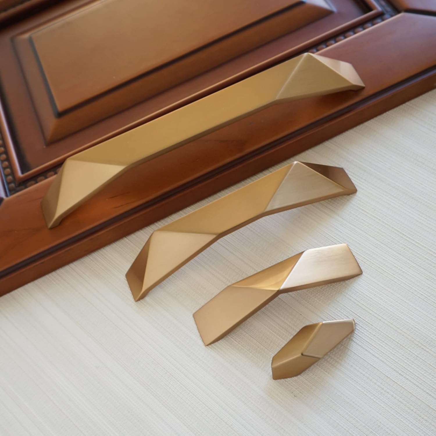 MFYS 7.55" Champagne Gold Cabinet Knob Pull Unique Drawer Knob Pulls Cabinet Pulls Handles Kitchen Hardware (1, 7 9/16" Hole to Hole)