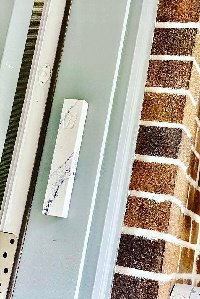 A&S Mezuzot Quartz Mezuzah Case with Engraved Shin Design Easy Peel and Stick Judaica Door Mezuza (White/Blue Veins, 8 Inches)