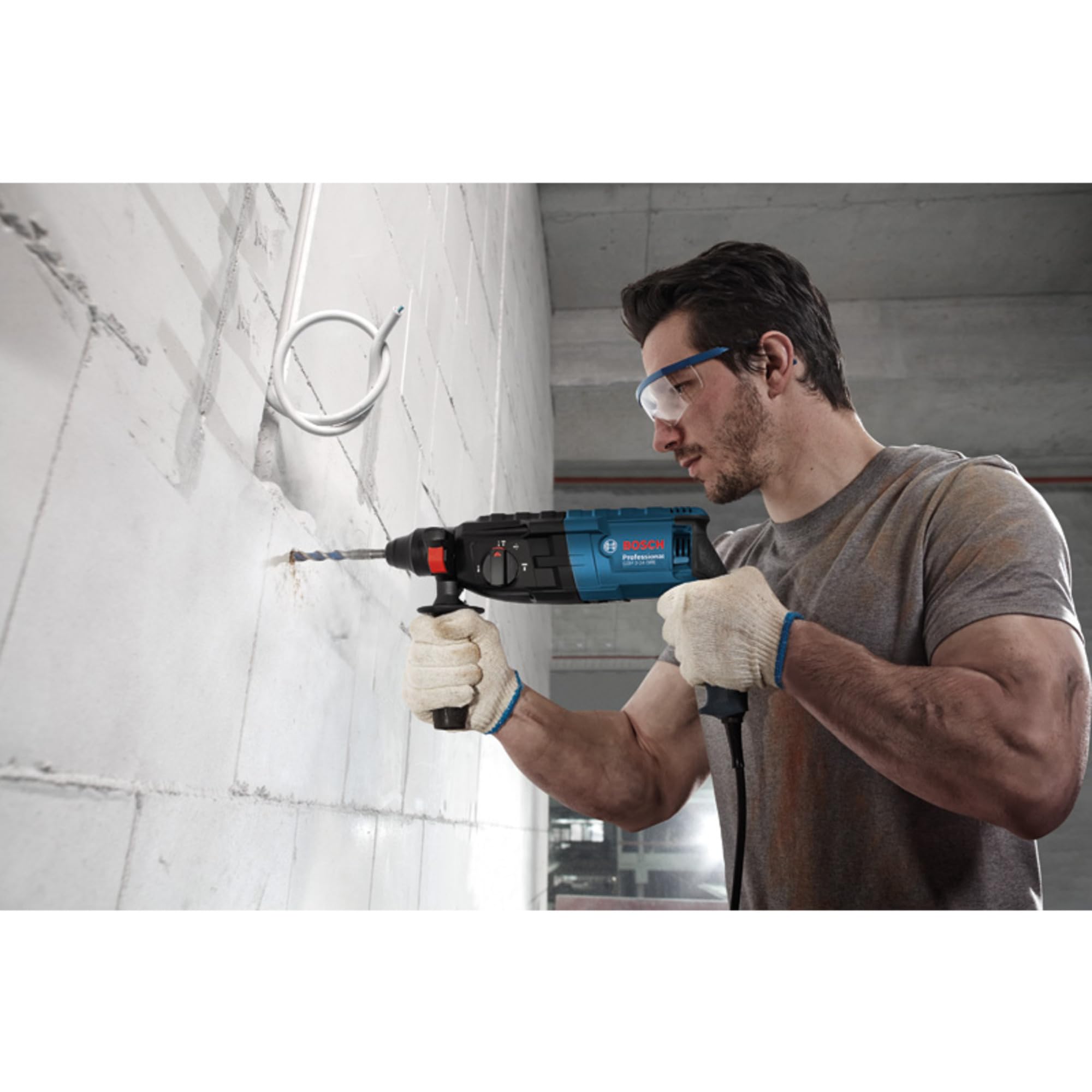 Bosch Professional Martello perforatore GBH 240 (con SDS plus, 790 W, incl. impugnatura supplementare, asta di profondità 210 mm, valigetta)