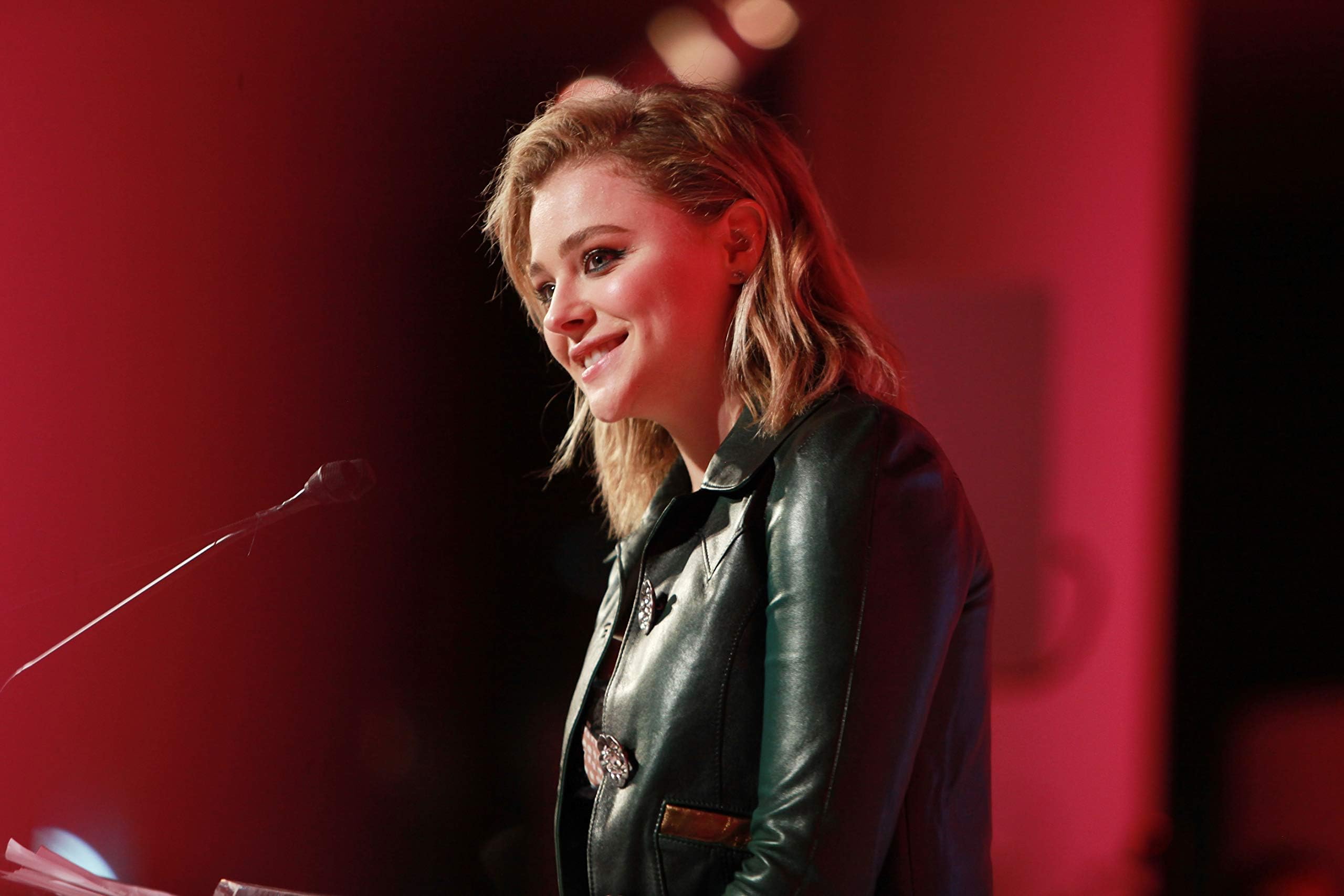 Chloe Grace Moretz Wall Art Canvas Print Decor by CanvasBy 70x47cm / 3.5cm Deep