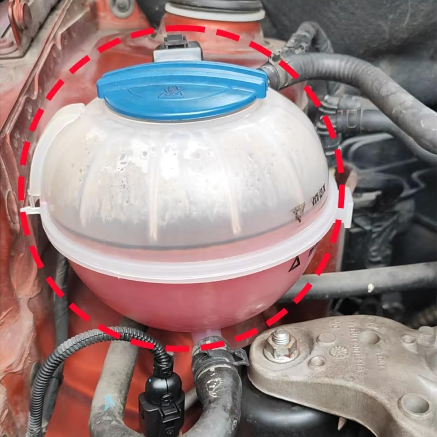 Car Engine Coolant Tank for VW for Polo 9N 2003 2004 2005 2006 2007 2008 2009 2010 6Q0121407 Coolant Expansion Tank Anti-Freeze Water Kettle