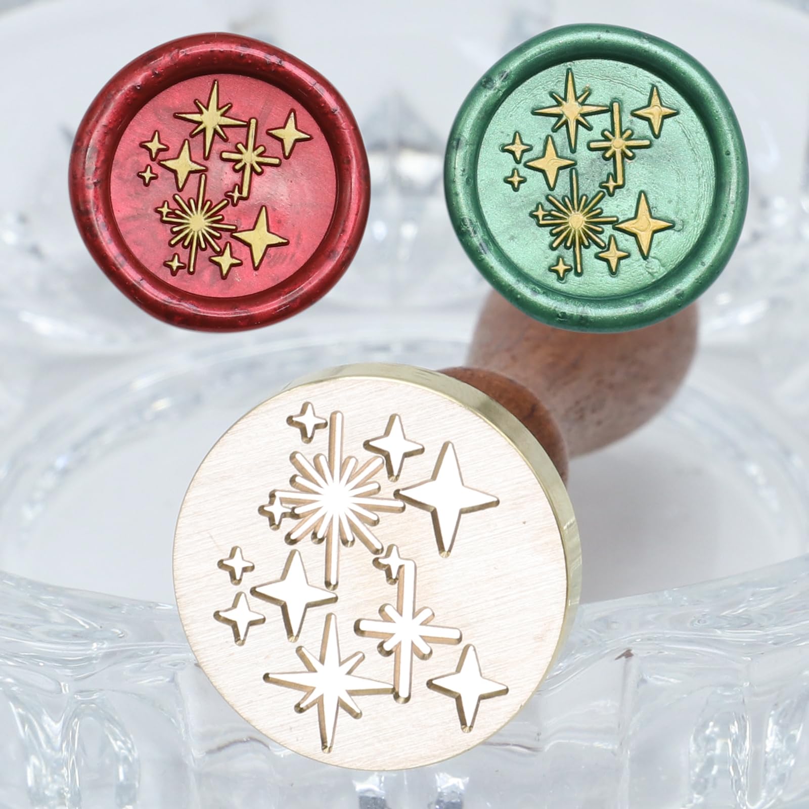 Weihnachtswachssiegel-Set, Weihnachtsmann und Sternstempel mit Perlen in 24 Farben, 600 Stück, elektrischer Wärmer, Löffel, Metallstifte, Karte und Umschlag zum Versiegeln von Briefen
