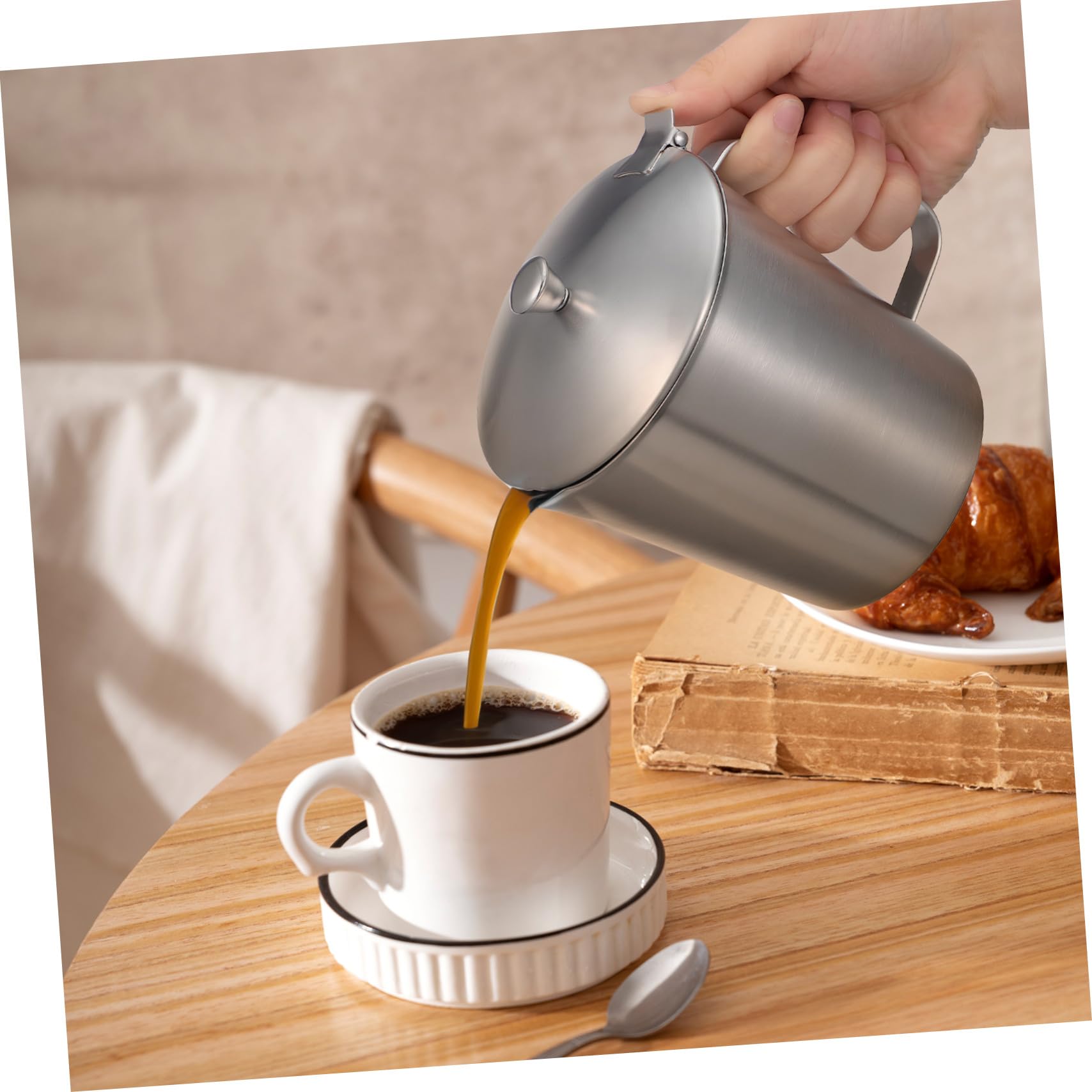 TOYANDONA Messbecher aus Edelstahl 1000 Ml mit Deckel für Präzises Messen und Latte Art Milchkännchen mit Glattem Eleganten Design für Kaffeezubehör und Partys