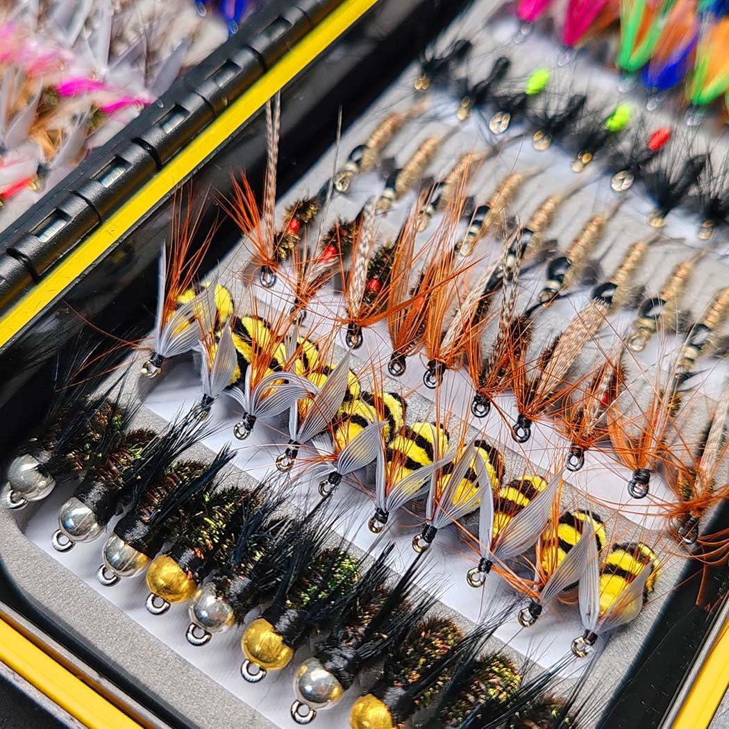 113Pcs/Box Handmade Fly Fishing Flies Kit Bionics Insect Lures Dry/Wet Flies for Trout Bass Salmon Perch with Fly Box