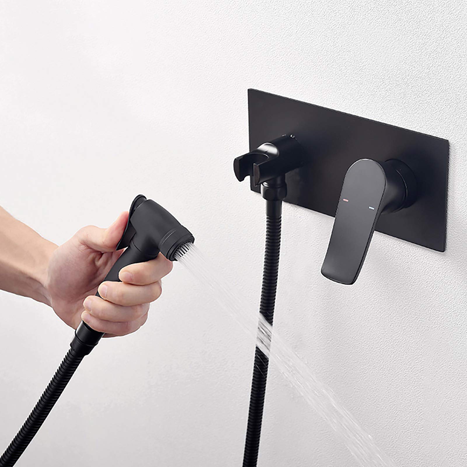 Spruzzatore portatile per bidet per WC con acqua fredda e calda, set di spruzzatori per pannolini da bagno nero opaco in ottone a parete per WC bidet kit per il bagno degli animali domestici