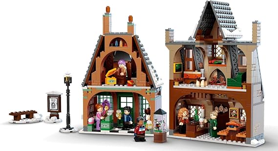 76388 Harry Potter Visita a la Aldea de Hogsmeade, Tres Escobas, Set de Construccion, Juguete 20 Aniversario con Mini Figura Dorada Ron Weasley