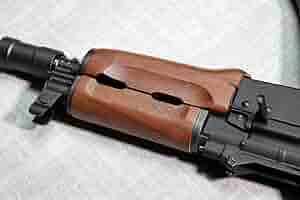 AKS74U エアガン マガジン2本 木製ハンドガード付き AKS74U エアガン マガジン2本 木製ハンドガード付き AKS74U