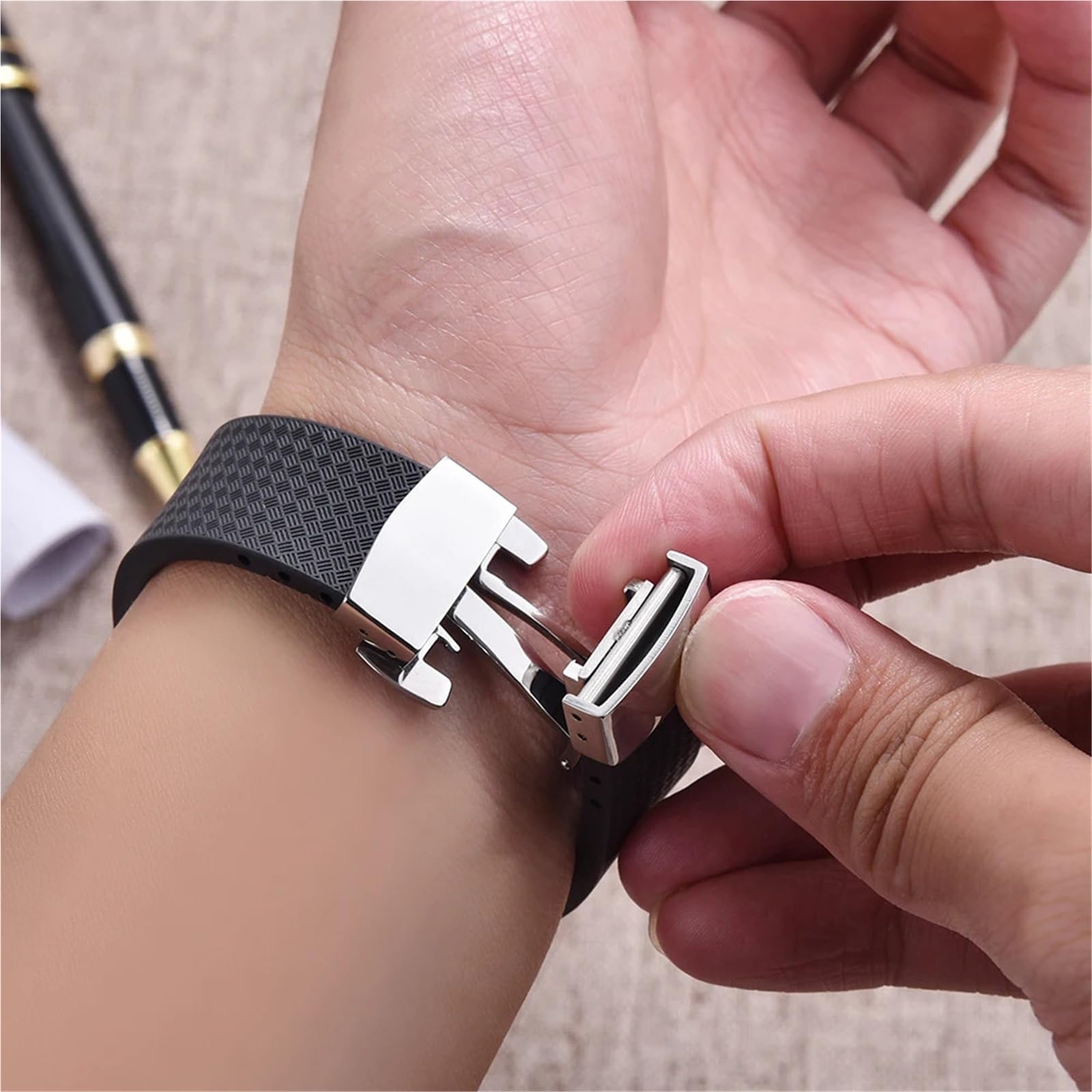 Generico Bracelet professionnel : résistant à la transpiration avec boucle, convient aux montres de 18-22 mm