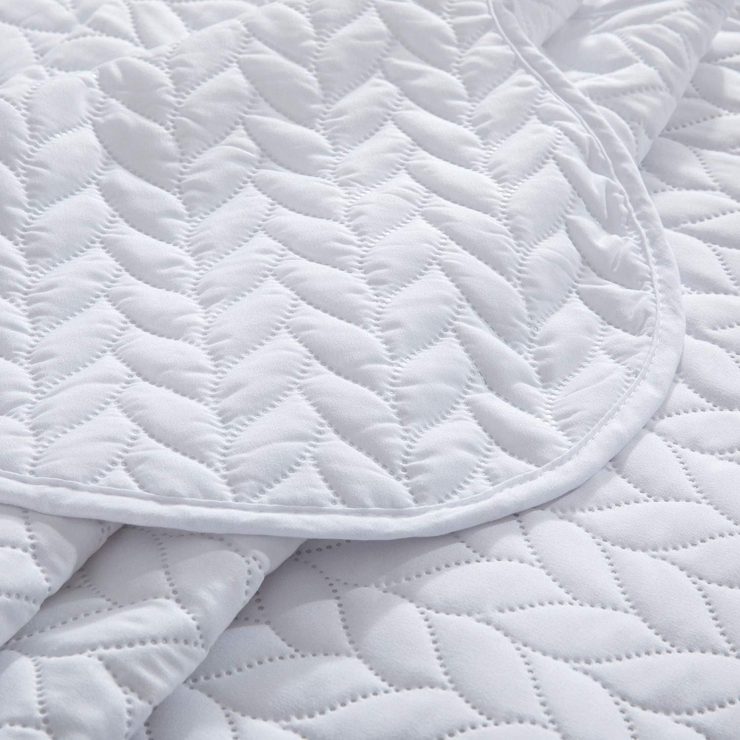 MOONLIGHT20015 White Quilt Set Queen Size (90" x 96") with 2 Pillow Shams (20" x 26"+2") for All Season - 3 Pcs Lightweight Bedding Set Reversible Coverlet Embossed Quilted Bedspread (White) - Image 8