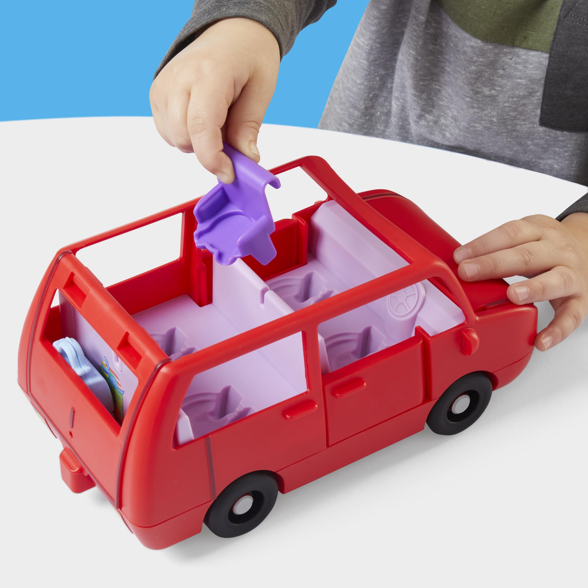 Peppa Pig Zestaw do Zabawy Świnka Peppa Duże Auto Rodziny Peppy