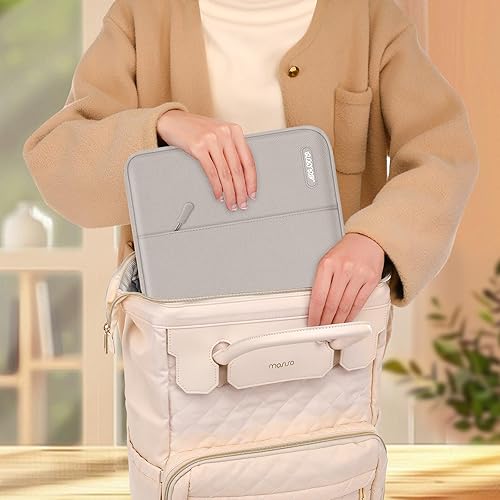 Vista 87 de MOSISO Funda vertical de poliéster con bolsillo para laptop de 15 pulgadas, para MacBook Air 15 M4 A3241, M3 A3114 y M2 A2941 de 2025, 2024 y 2023