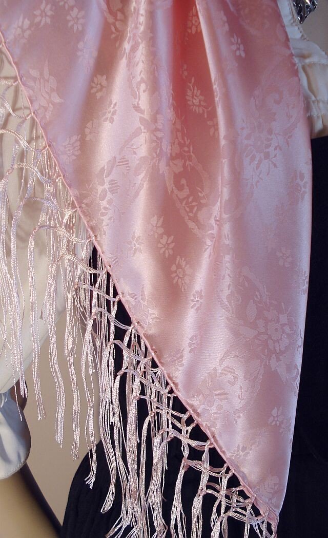 Trachten Mayr Seidentuch Dirndl-Trachtentuch Tuch rosa 75x75cm Dirndltuch Seide Fransentuch für Tracht Trachtenseidentuch mit Fransen Schultertuch Halstuch silk clouth hochwertigste Qualität!
