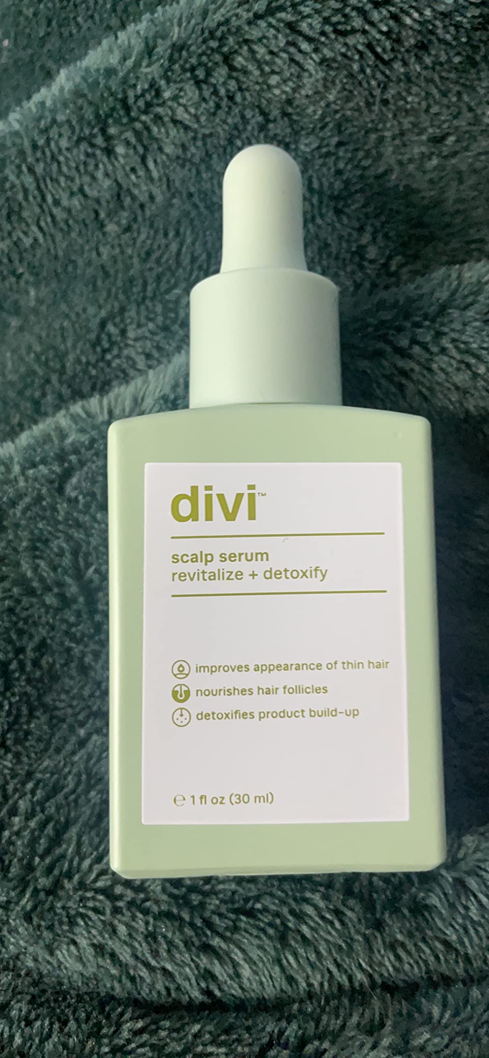 Divi Scalp Serum lifestyle shot 2