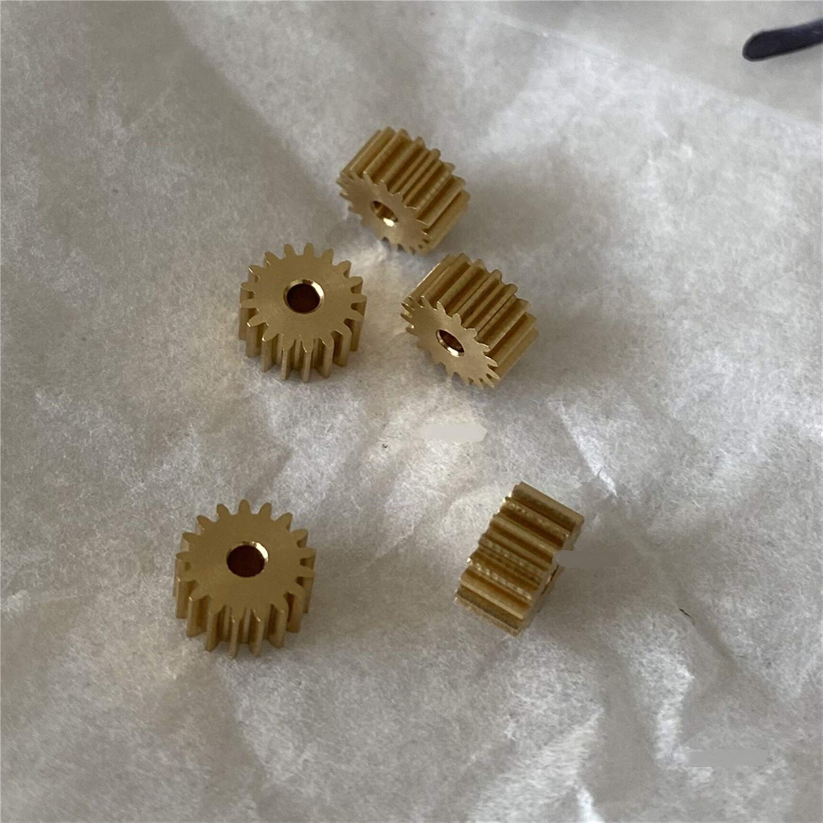 5pcs Engrenages 0.4m 16T 17T cuivre Petit équipement d'éperon de 2mm Diamètre de 4mm d'épaisseur JIYAMI'EN EL (Hole Diameter : 2mm Tight fit, Number of Teeth : 16 Teeth)