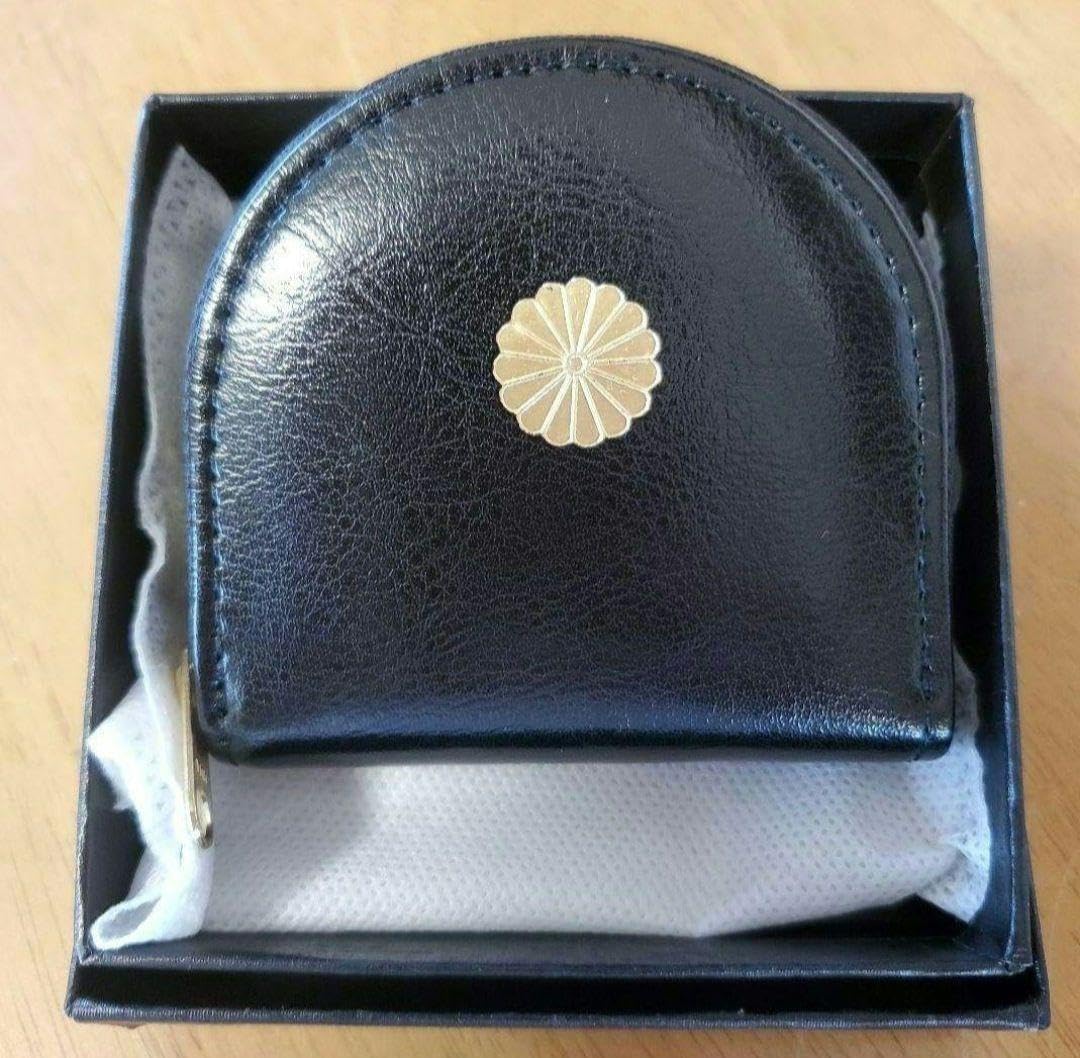 皇居限定 小銭入れ 黒 菊の御紋入り コインケース ブラック