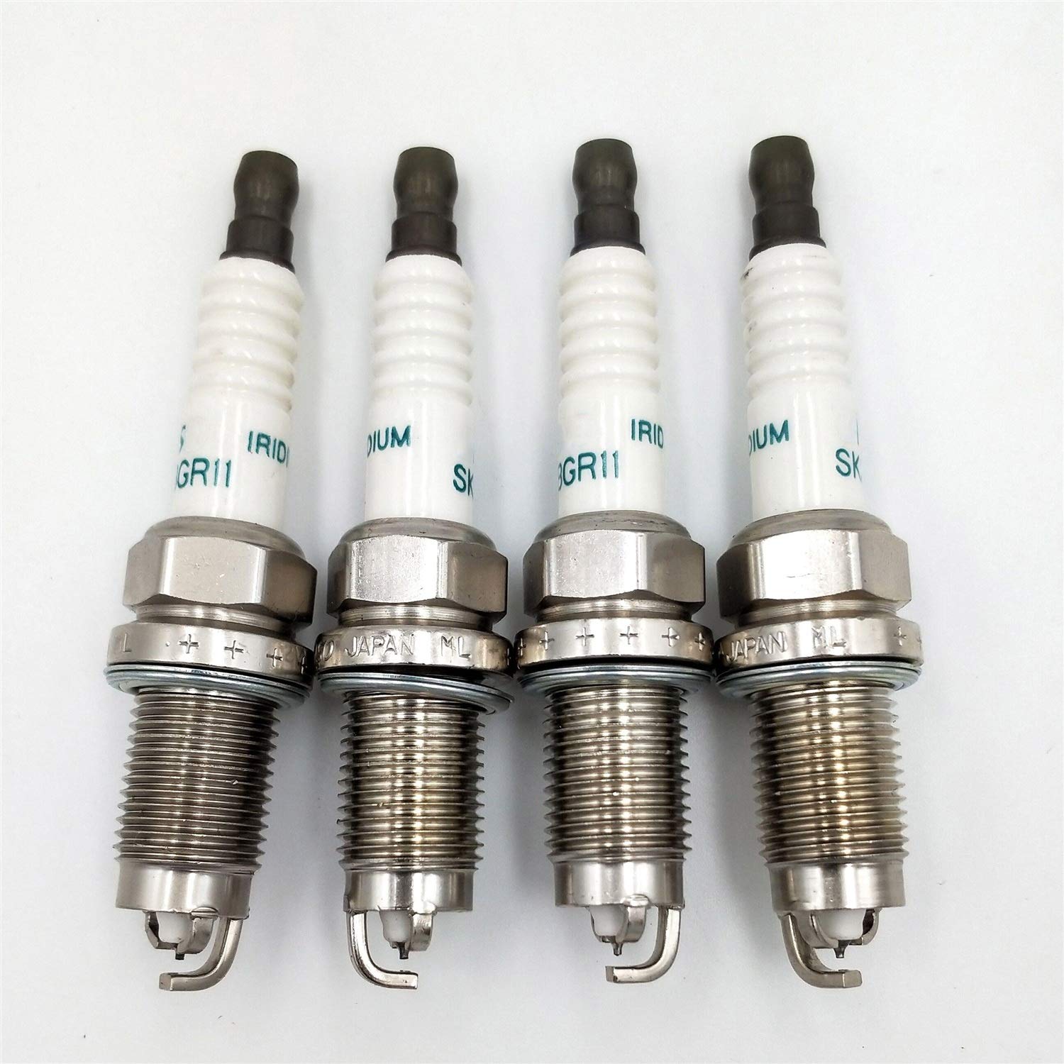 Candele di accensione 4 Pezzi Lotto 9091901221 90919-01221 Sk20Bgr11 Candele di accensione per Auto per ricambi Auto Toyota