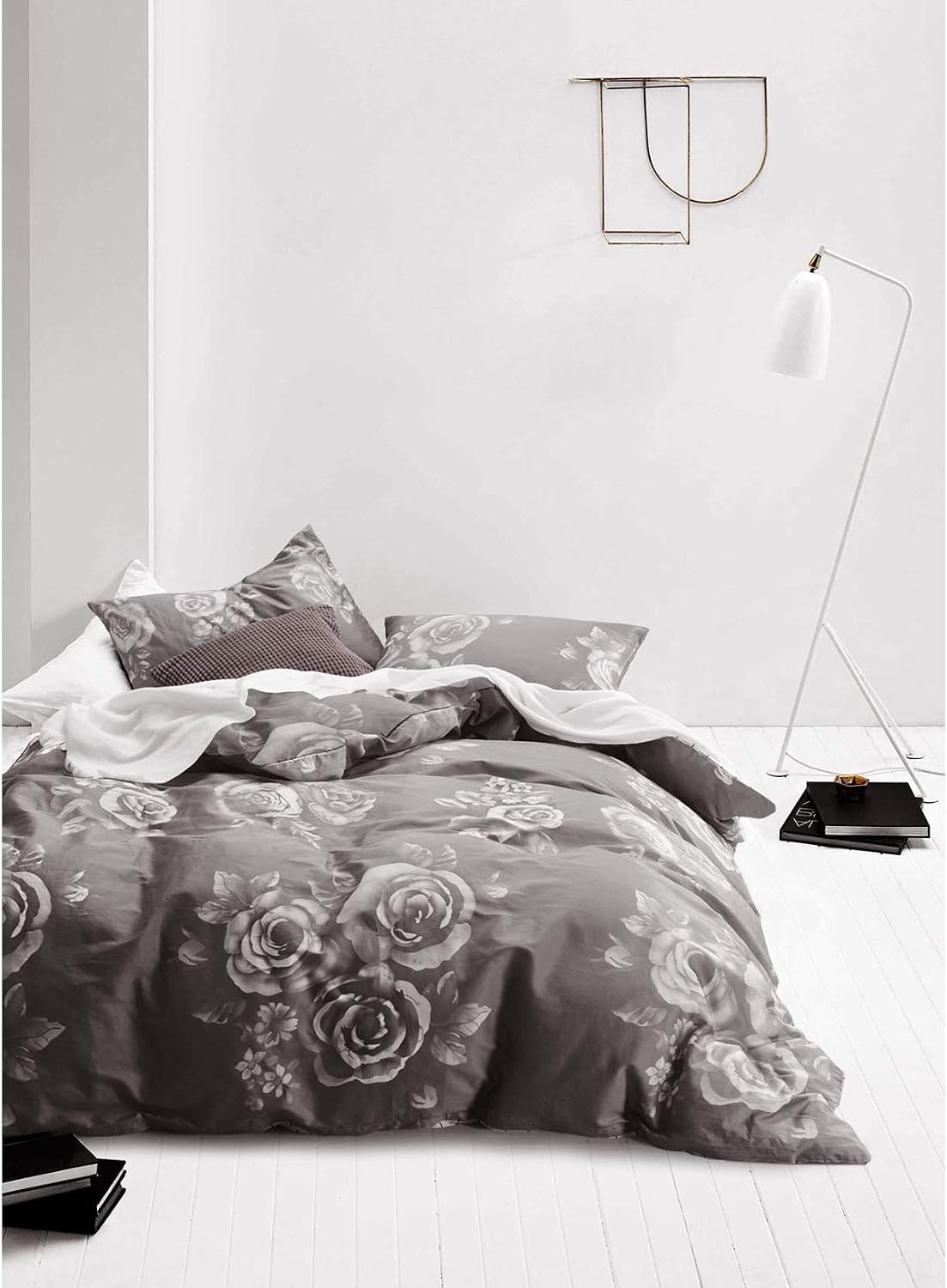 Wake In Cloud - Floral Comforter Set, 100% Cotton Fabric with Soft Microfiber Fill Bedding, White Rose Flowers Pattern Printed on Dark Gray Grey (3pcs, Full Size)