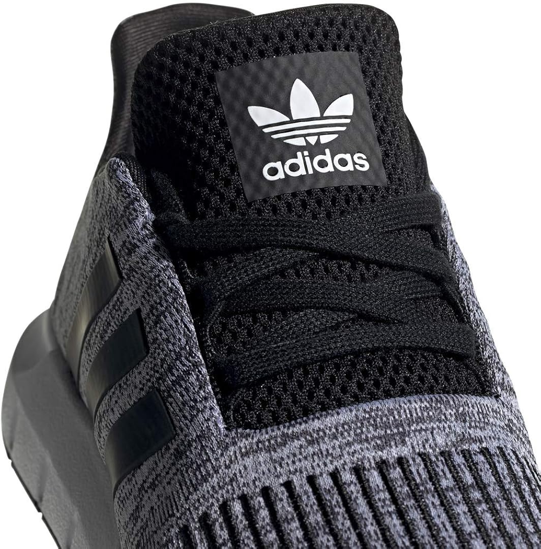 adidas Originals unisex-child Swift Run 5.5 Big Kid White/Black