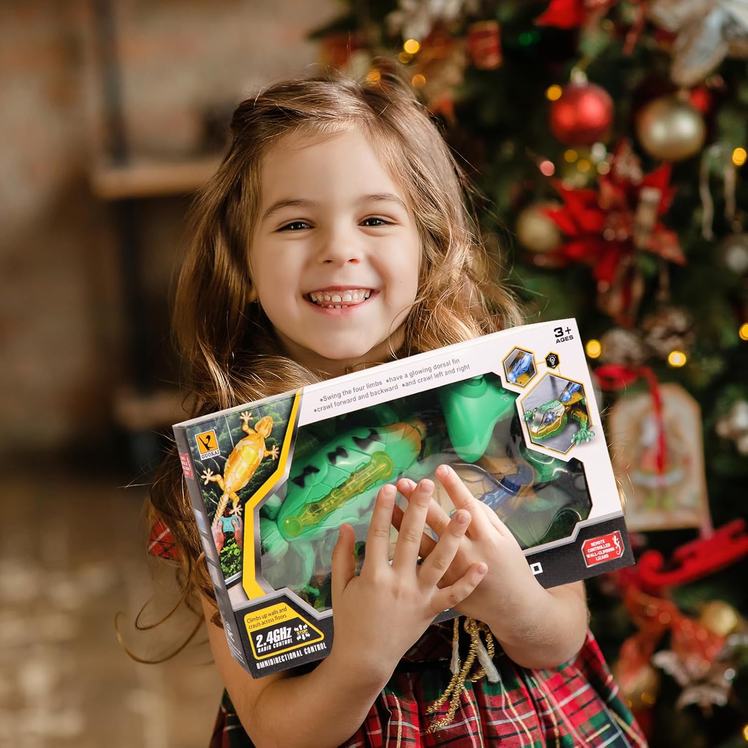 Wall Climbing RC Gecko Lizard, Dual Mode Floor & Wall Driving, Rechargeable Wall Crawler Gecko Robot, Cool Prank for Kids Boy Toys Ages 3+ (Yellow Green)