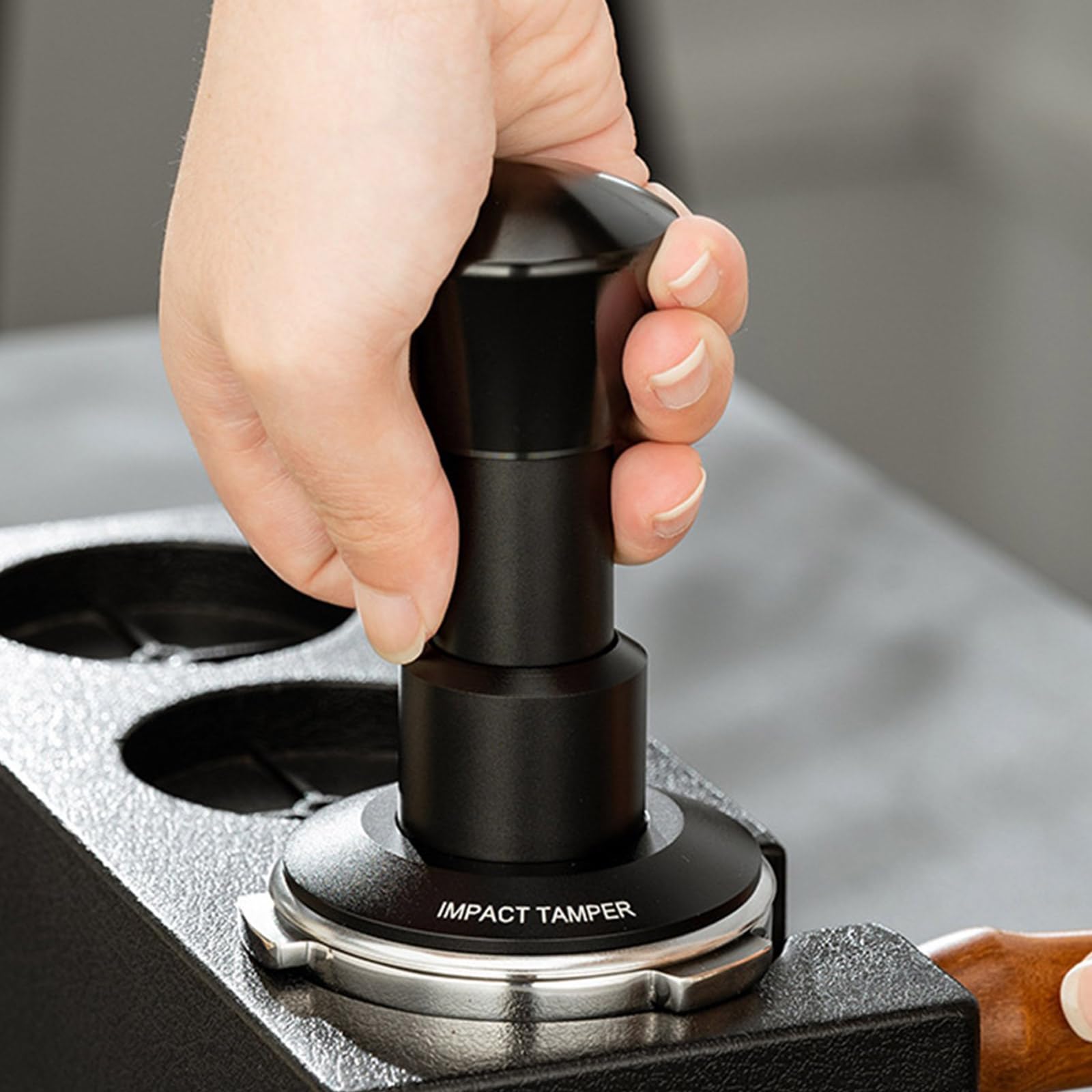 Pulverizador de prensa de café expreso de acero inoxidable de presión constante con mango cómodo martillo profesional