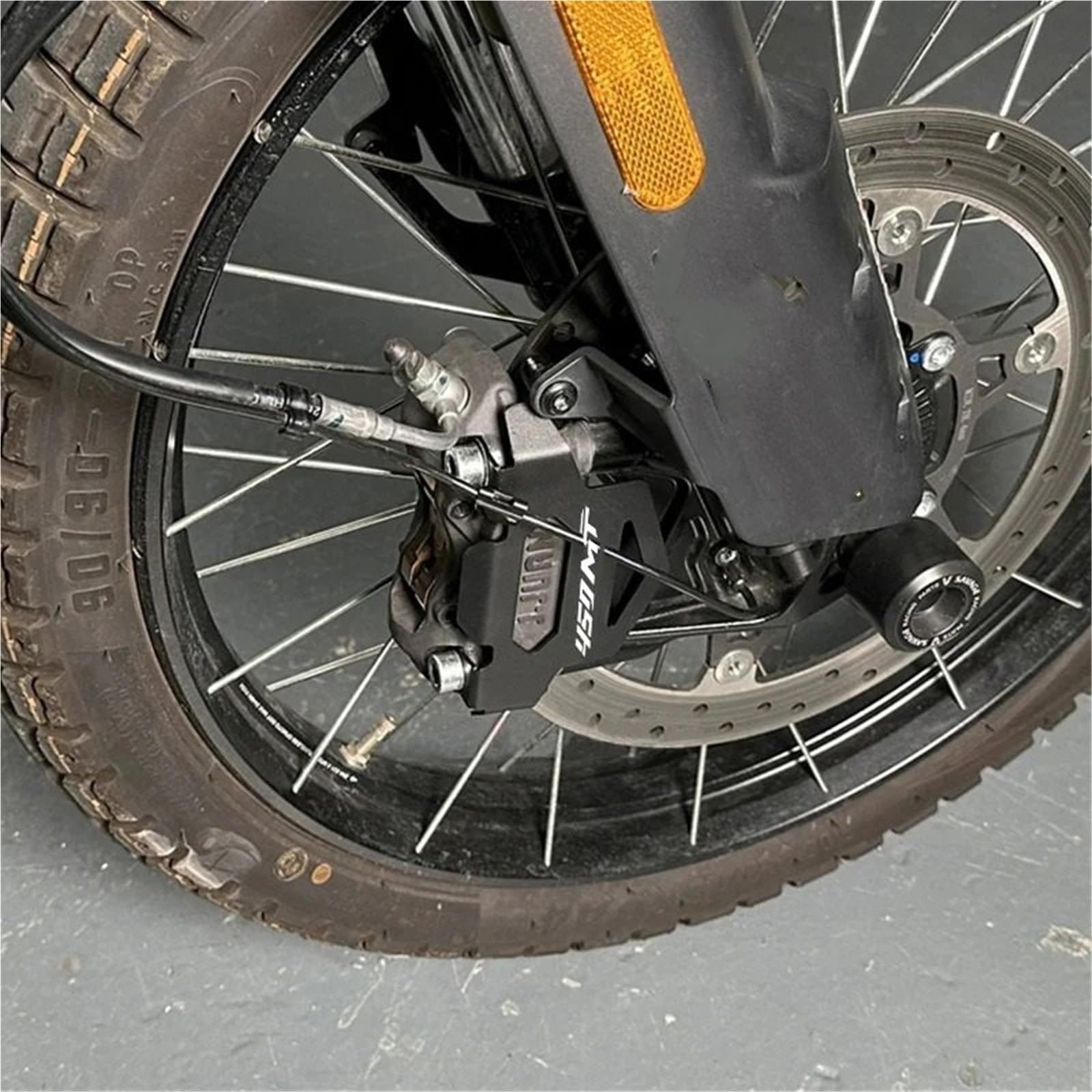 osłona przeciwpyłowa widelca Pasuje do CFMOTO MOTO MT450 450CLC motocykl przedni zacisk hamulcowy osłona zbiornika płynu(NO LOGO)
