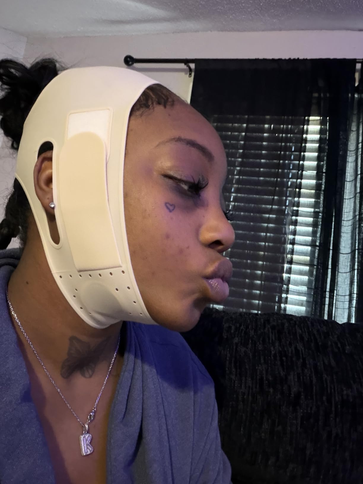 JUSMORE Reusable V-Line Sculpting Face Mask – Silicone Chin Strap for Jawline Tightening & Double Chin Reduction (23-27 Inches) (Pink) -01