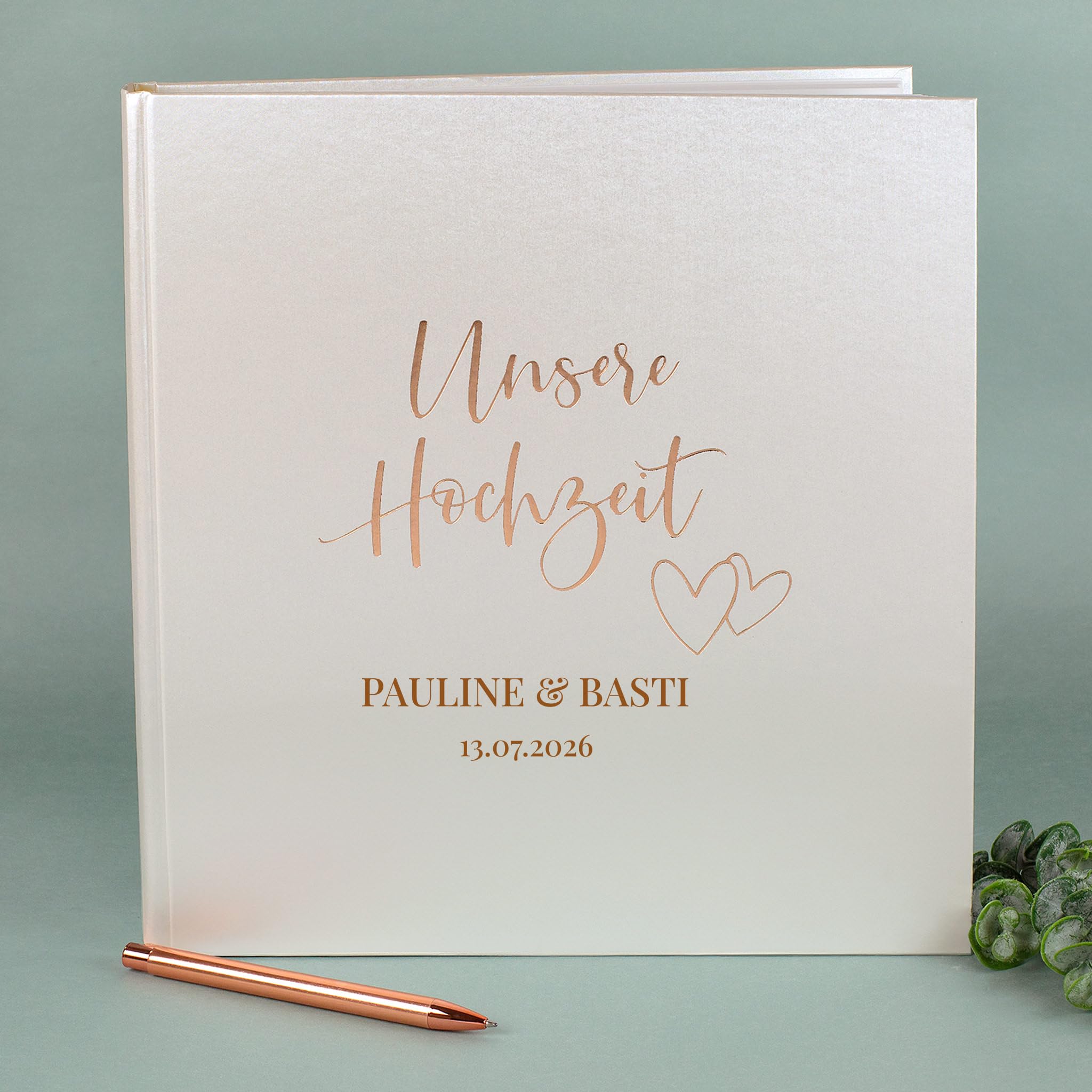 Herz & Heim® Personalisierbares Fotoalbum zur Hochzeit – 60 Seiten Satinpapier mit Pergamin – Hardcover Fotobuch mit Goldprägung – Hochzeitsalbum mit Namen & Datum für Erinnerungen