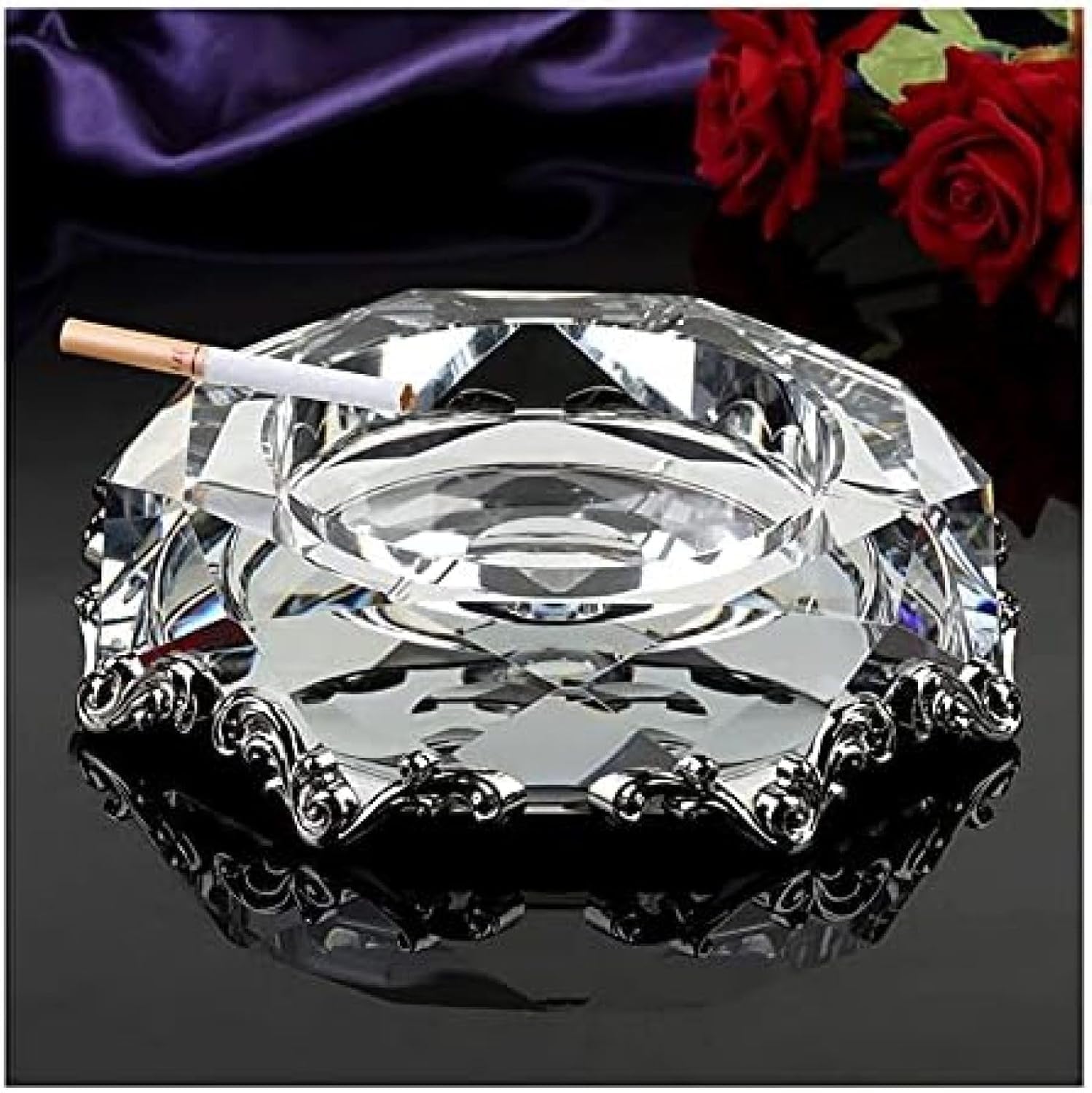 Cendrier cristal lourd en verre taillé au design haut de gamme pour intérieur chic