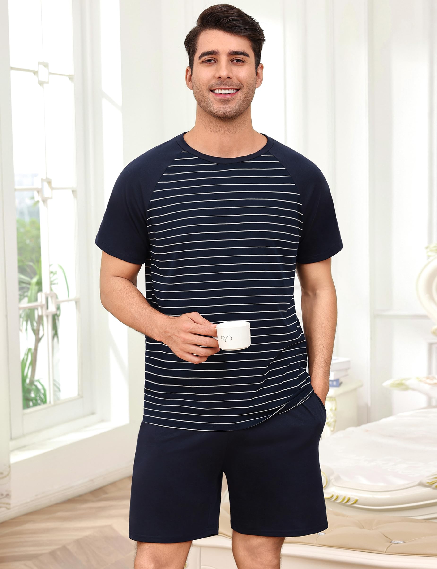 Bresdk Pigiama Uomo Estivo Cotone Scollo V a Righe con Shorts | Set da riposo con top morbido a manica corta e fondo corto abbinato, fresco per notti calde estive, viaggio e casa