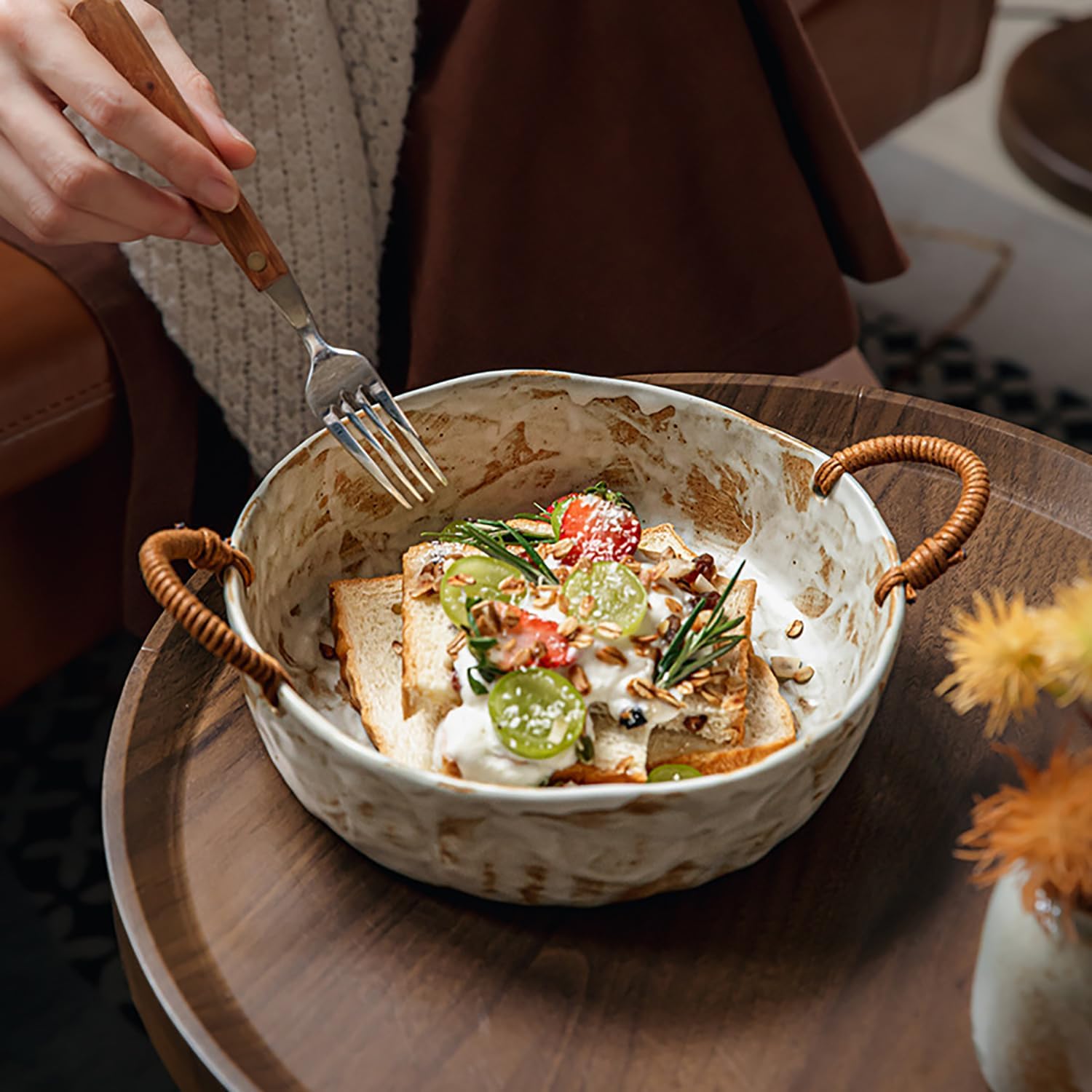 Rustic Stoneware Serving Bowl with Rattan Handles, Vintage Coarse Pottery Fruit Salad Bowl for Kitchen Counter, Farmhouse Decor Decorative Centerpiece, Cream & Brown (8 Inch)