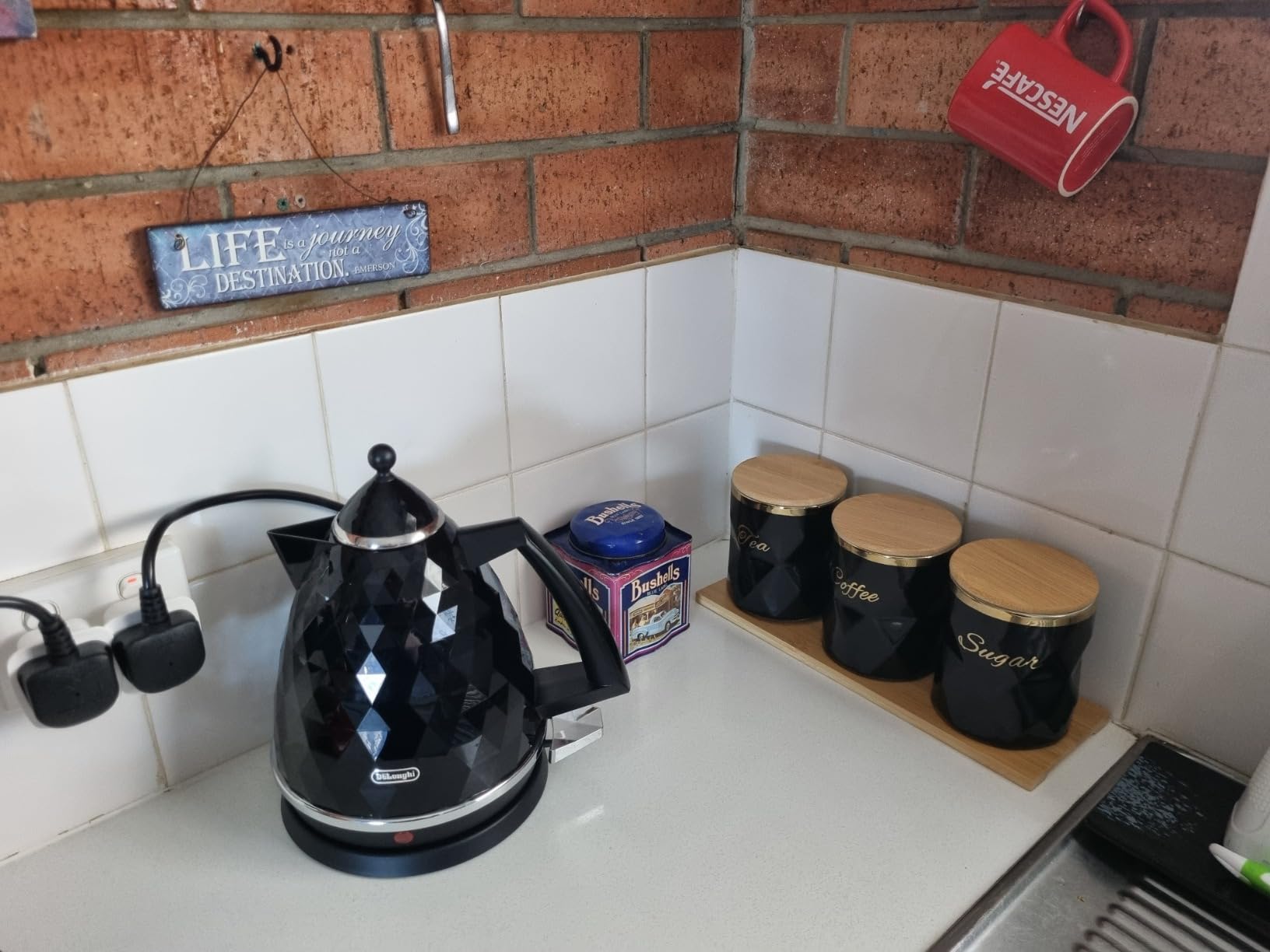 De'Longhi Brillante KBJ3001W Kettle White Electric Kettles Amazon