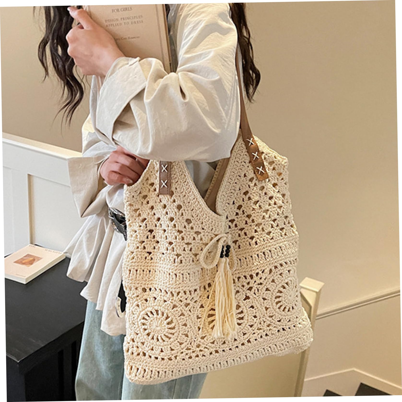 Bolso de mano de punto Bolso de mano de punto beige, nuevo de playa de ganchillo 2026, de hombro tejido de algodón de gran capacidad con borla para vacaciones de verano y uso diario,