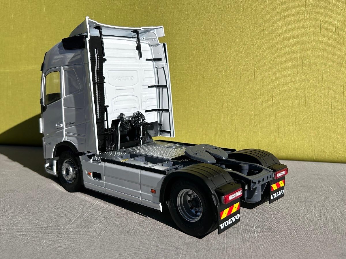 Amazon | solido 1/24 Volvo FH16 Globetrotter XL 2022 ホワイト