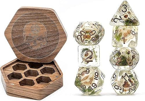 Paquete de 2 (una caja de dados de madera y un juego de dados DND de resina de calavera de 7 piezas)