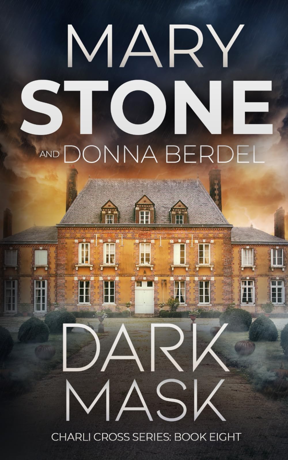 Dark Mask (Charli Cross Mystery Series)