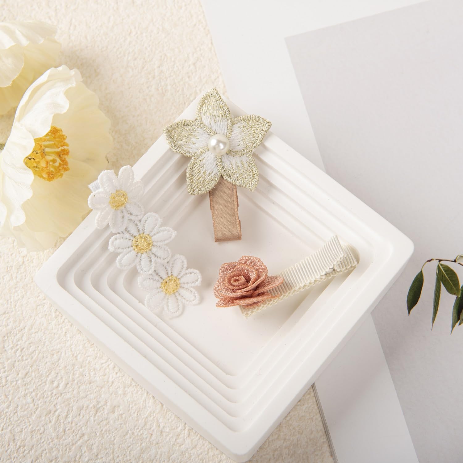 10 stuks haarspelden voor meisjes, geborduurde bloemen, gevormde gevoerde haarspelden, snap-haarspelden, schattige haarsieraden, bloemen- en strikhaarclips voor kleine en grote meisjes (stijl E