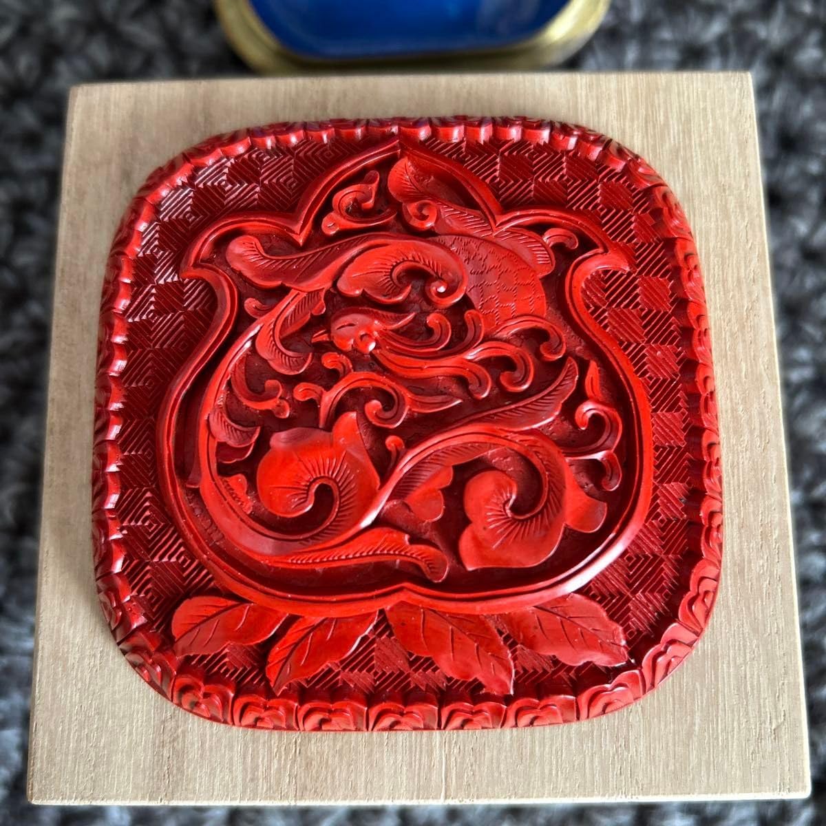 中国骨董旧蔵【民国時代銅胎彫漆堆朱内七宝香合】高級厚重希少珍貴細工精密彫刻牡丹図 Amazon.co.jp: 中国骨董 旧蔵民国時代 銅胎彫漆堆朱内七宝香合