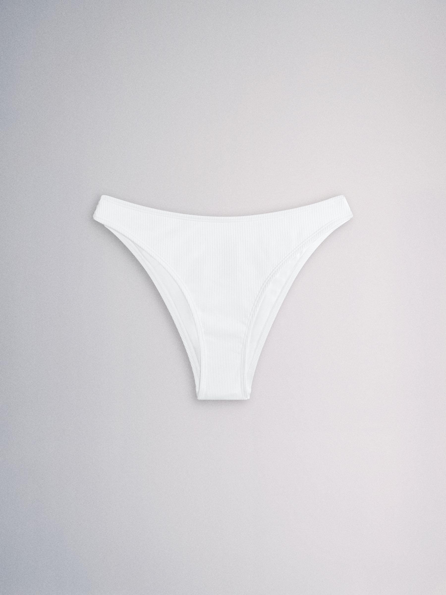 THE SET Kobiety THE SET - Zestaw 3 par wysoko wyciętych majtek od bikini