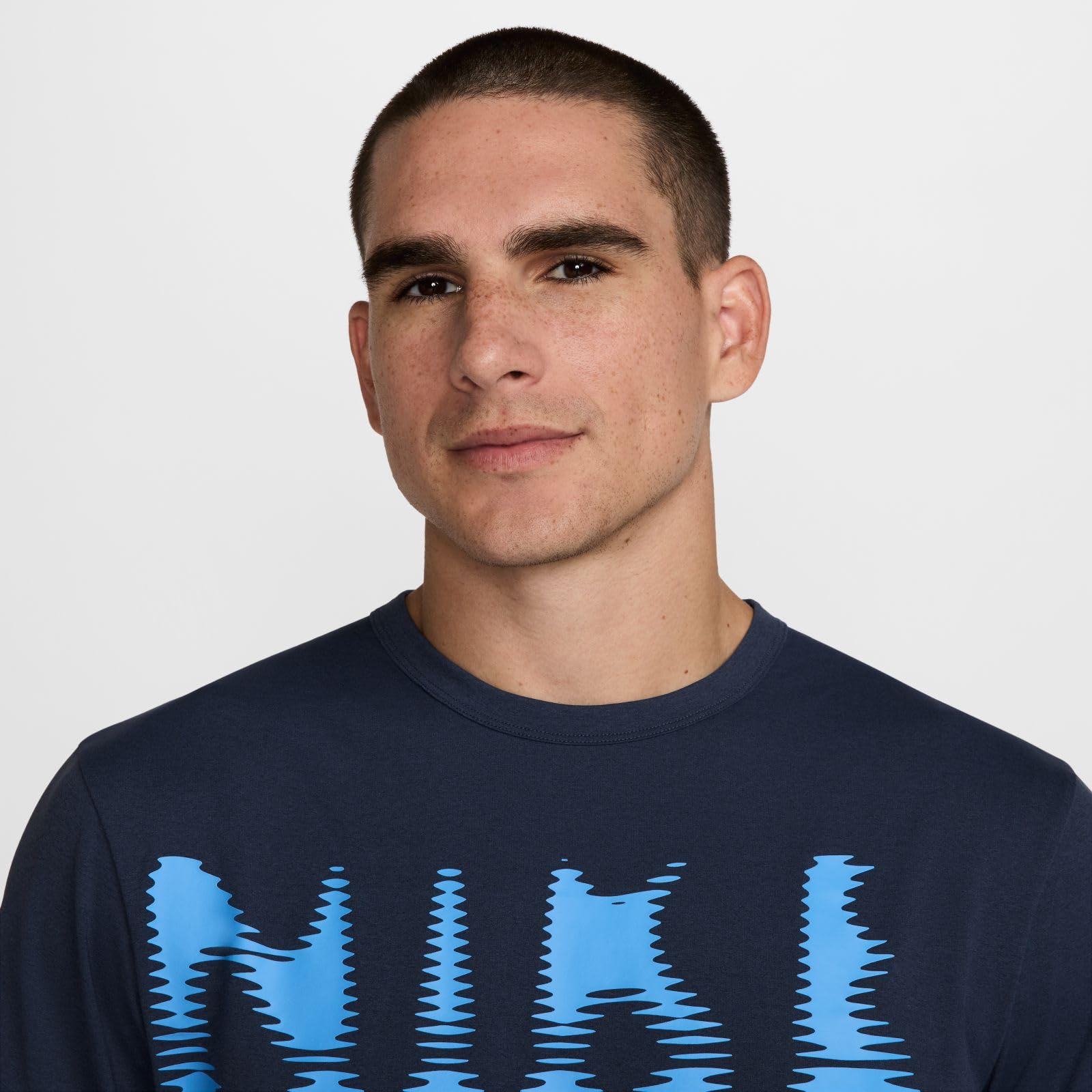 Nike Herren Dri-fit Uv Hyverse Ss Swoosh T-Shirt (1er Pack)