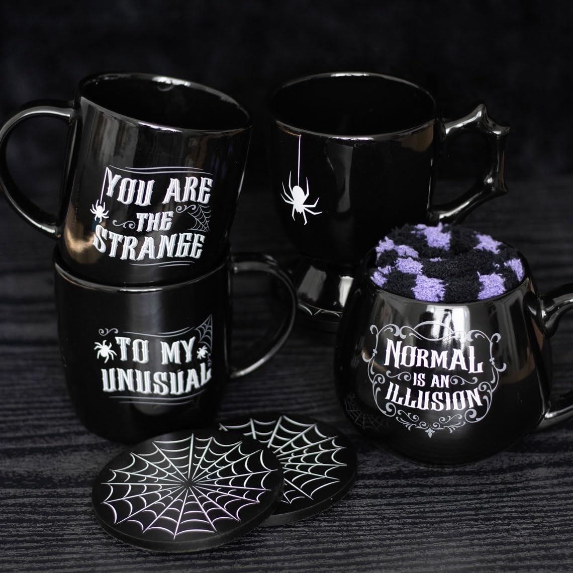 Something Different Wholesale Gotische Teetasse mit dornigem schwarzem Griff und aufgedrucktem Spinnen-Detail – ideal für einzigartige Teemomente – umarmen Sie dunkle Eleganz in jedem Schluck