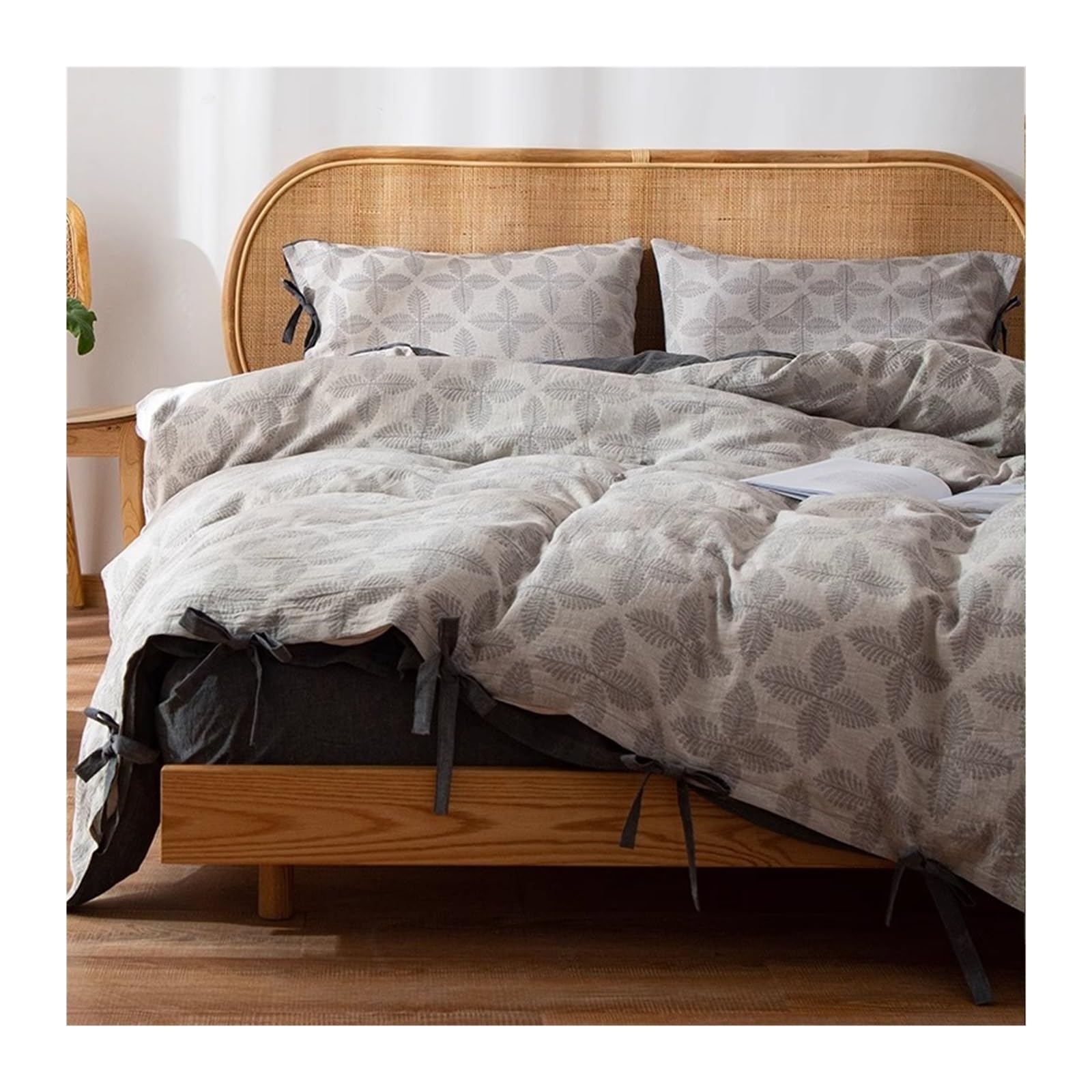 Housse de couette avec fermeture à nouer et attaches de coin