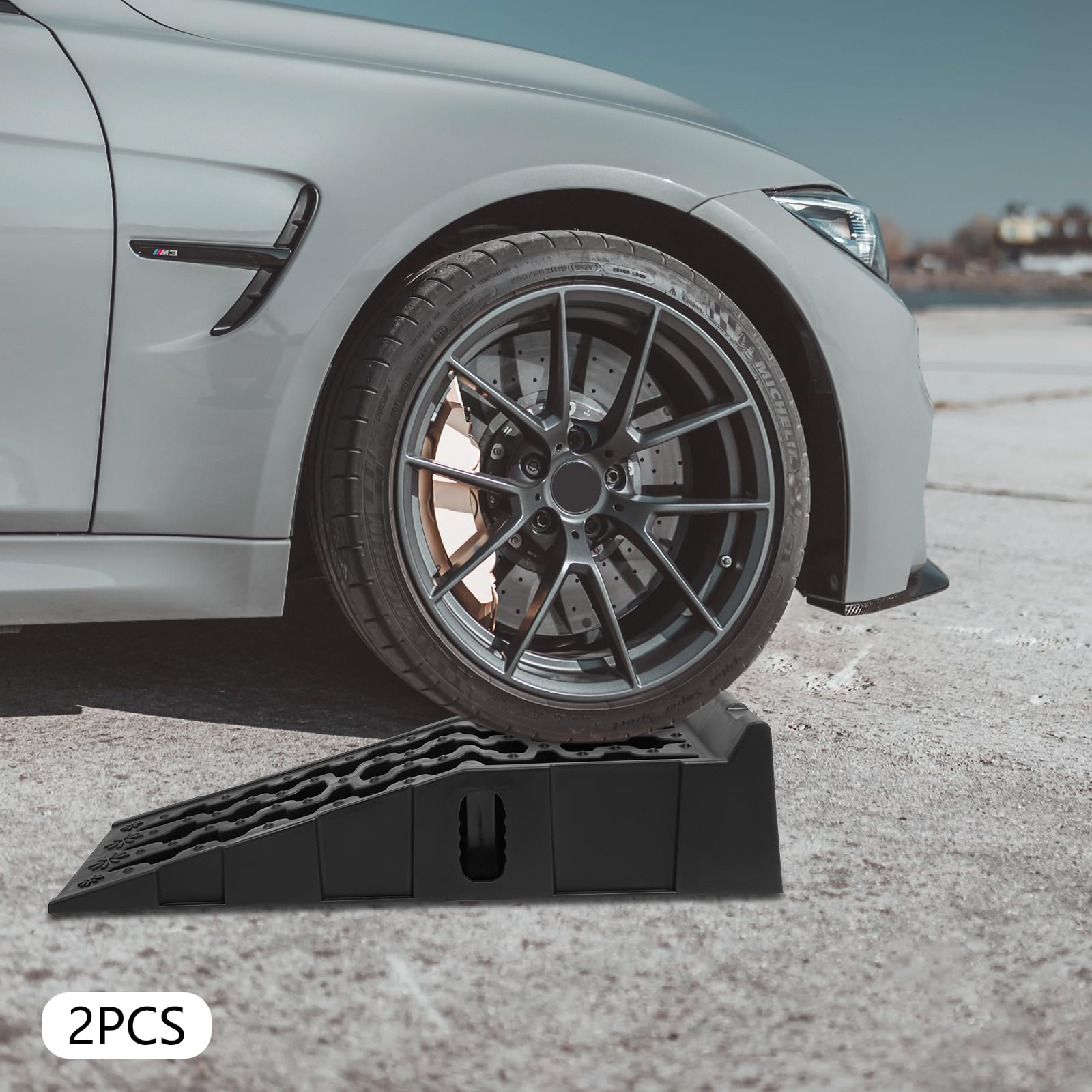 Zestaw 2 ramp najazdowych z tworzywa sztucznego, nośność 16T, do samochodów osobowych i ciężarowych, wysokość podnoszenia 17 cm, wytrzymała rampa do samochodu na każde podłoże, antypoślizgowe