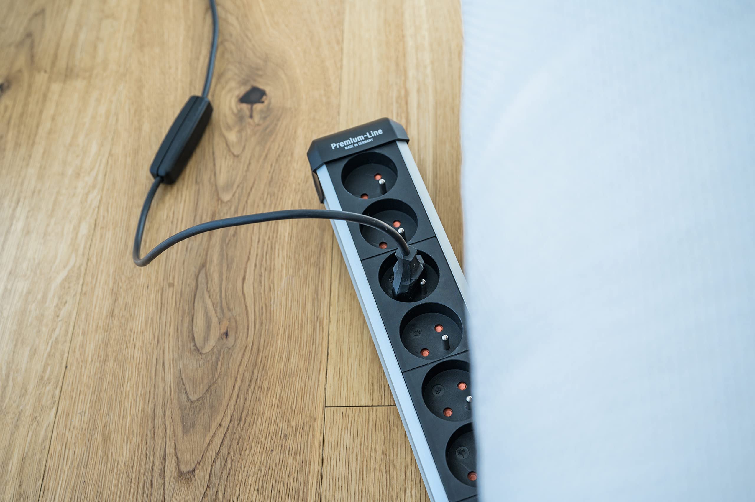 Brennenstuhl Premium-Alu-Line 6 Steckdosenleiste / Verlängerungsleiste aus hochwertigem Aluminium (mit Schalter und 3m Kabel, Made in Germany)