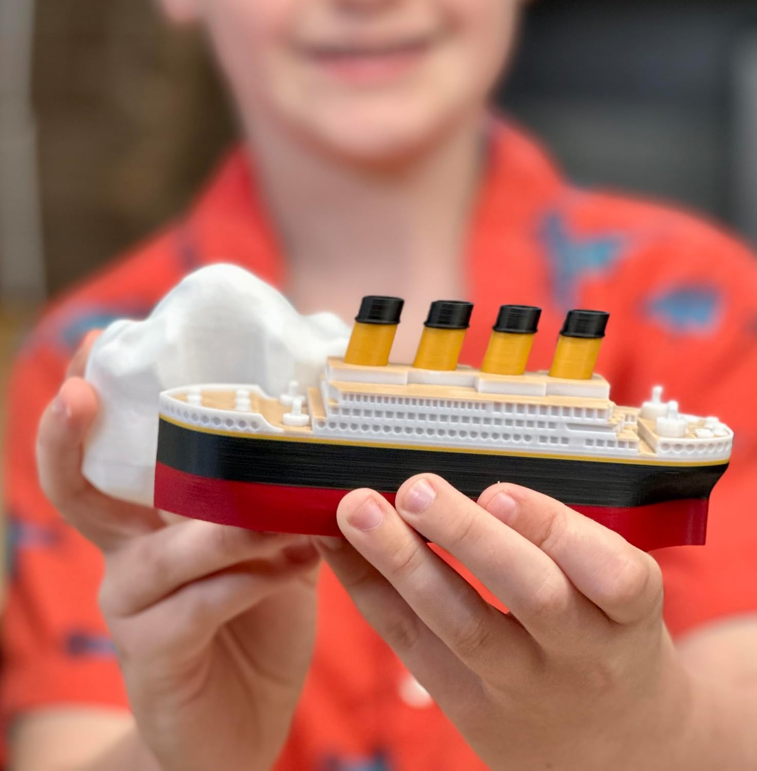 Titanic Toy Gift Set – 6” Floating RMS Titanic with Iceberg | Bath & Pool Toy | Original Tubtastic Design