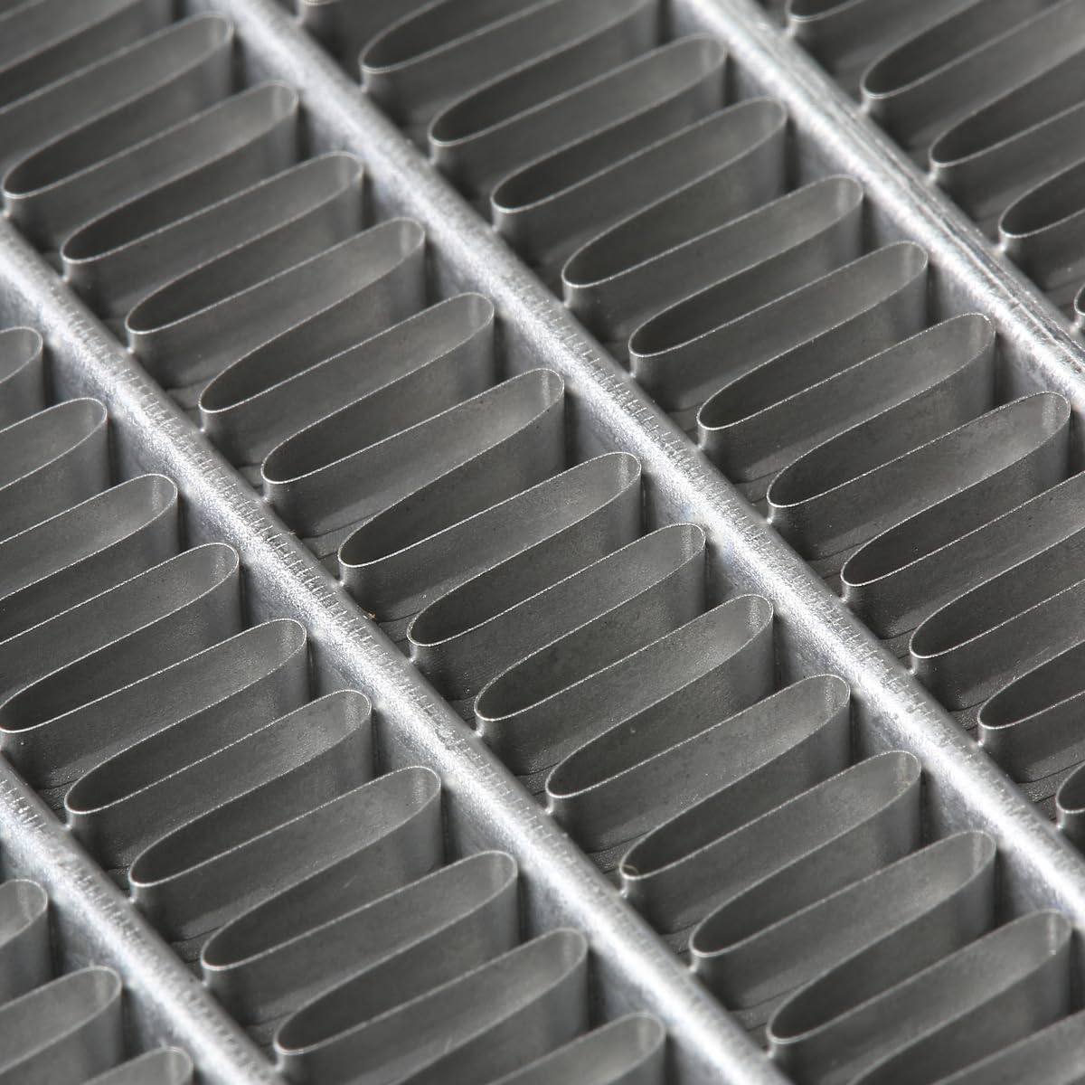 2400 Radiator Compatible with 2000-2003 Volvo S40 2000-2004 Volvo V40 AT Factory Style Aluminum Core Replacement Cooling Radiator 360002117 86020650 86021177 CU2400 DPI2400