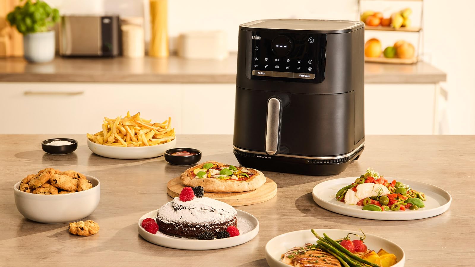 Braun MultiFry 5 - Heißluftfritteuse für fettarmes Kochen, einfache Zubereitung mit 8 Kochprogrammen, PFAS-freier Garkorb mit 6L Fassungsvermögen, 80 °C bis 200 °C, 1700W, Mattschwarz (HF 5034I BK)