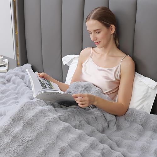 Manta de piel sintética de conejo súper pesada, cálida y acogedora manta de cama marrón para sofá y sofá, mullida, elegante, suave, reversible,