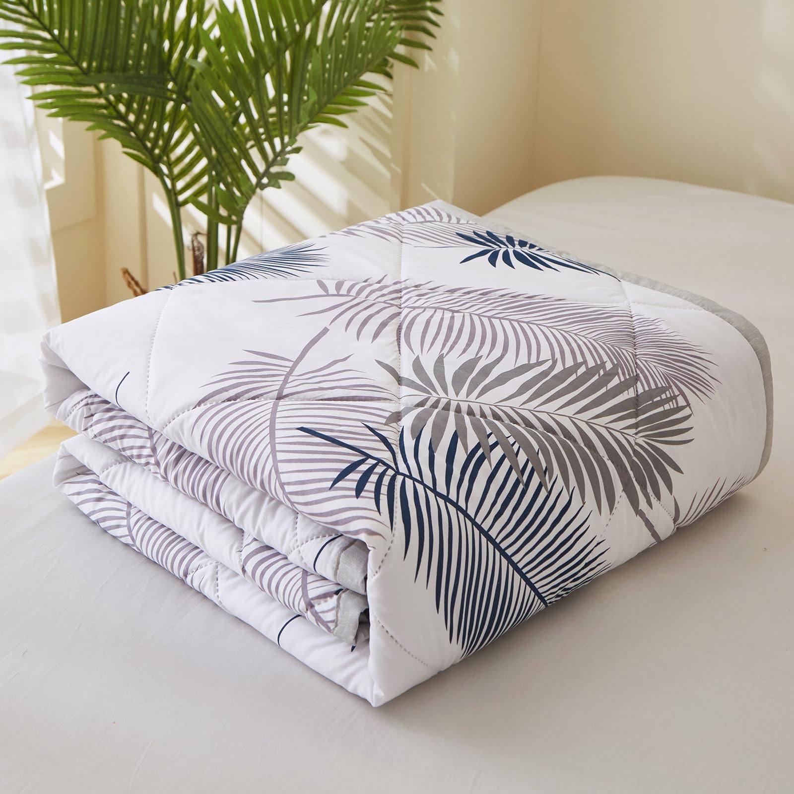 Piumino Estivo, Morbida e Traspirante Trapunta Reversibile in Microfibra- Coperta da Divano Anallergico, per Camera da Letto Copriletto Trapuntato Singolo Matrimoniale letto (Foglie estive, 180*200CM)